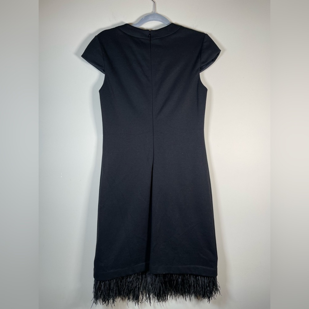 TRINA TURK Black Cut Out Stretch wool Feather Trimmed Sheath Dress Sz 6 
LBD - Picture 14 of 14